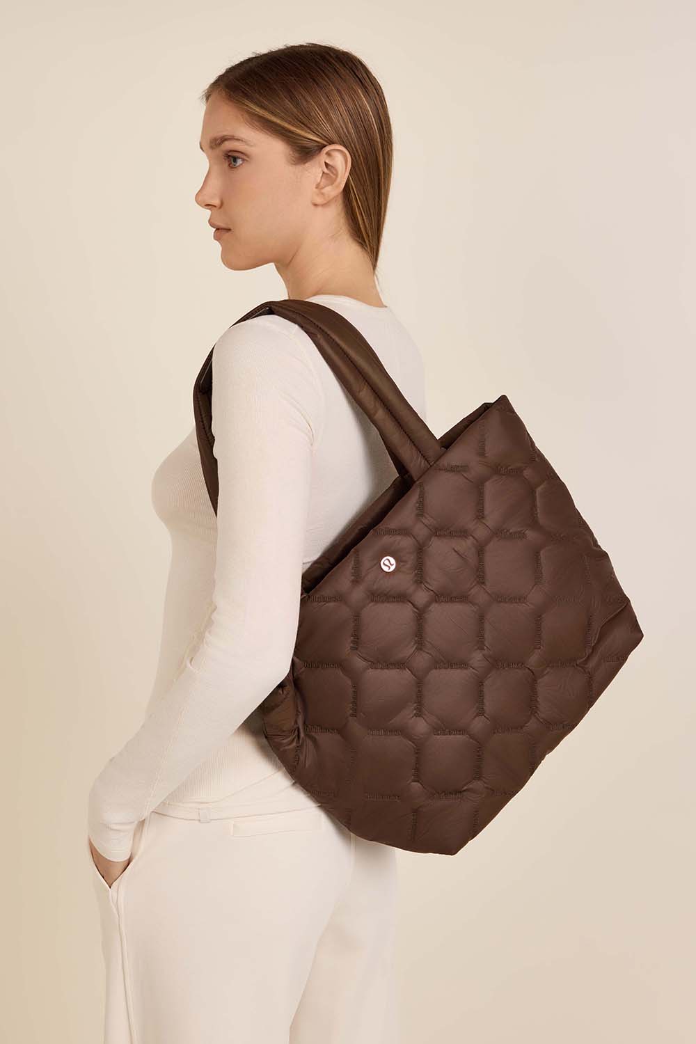 תמונת כל הלוק של Quilty Pleasures Tote Bag Medium 12